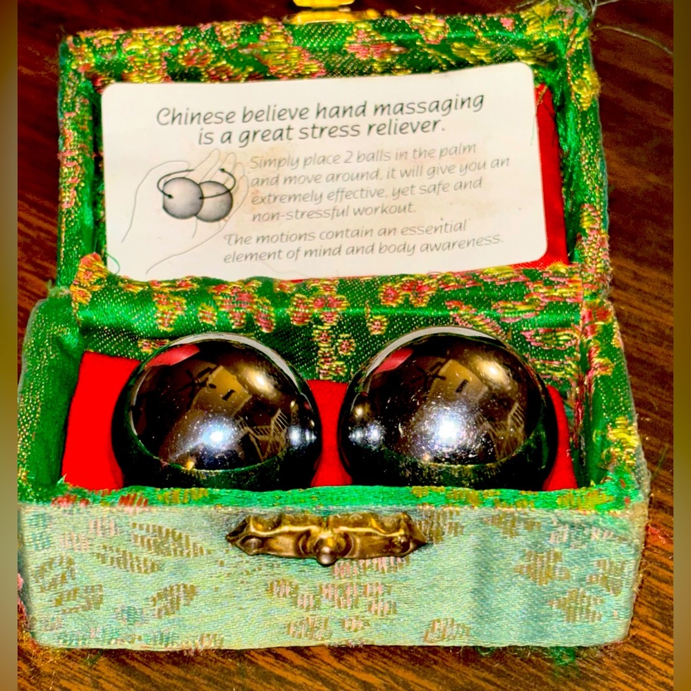 Chiming Metal Hand Massage Exercise Balls w/Case Stress Relief Relaxing Sound
